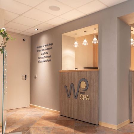 Vital Hotel Flora 코마노테르메 외부 사진