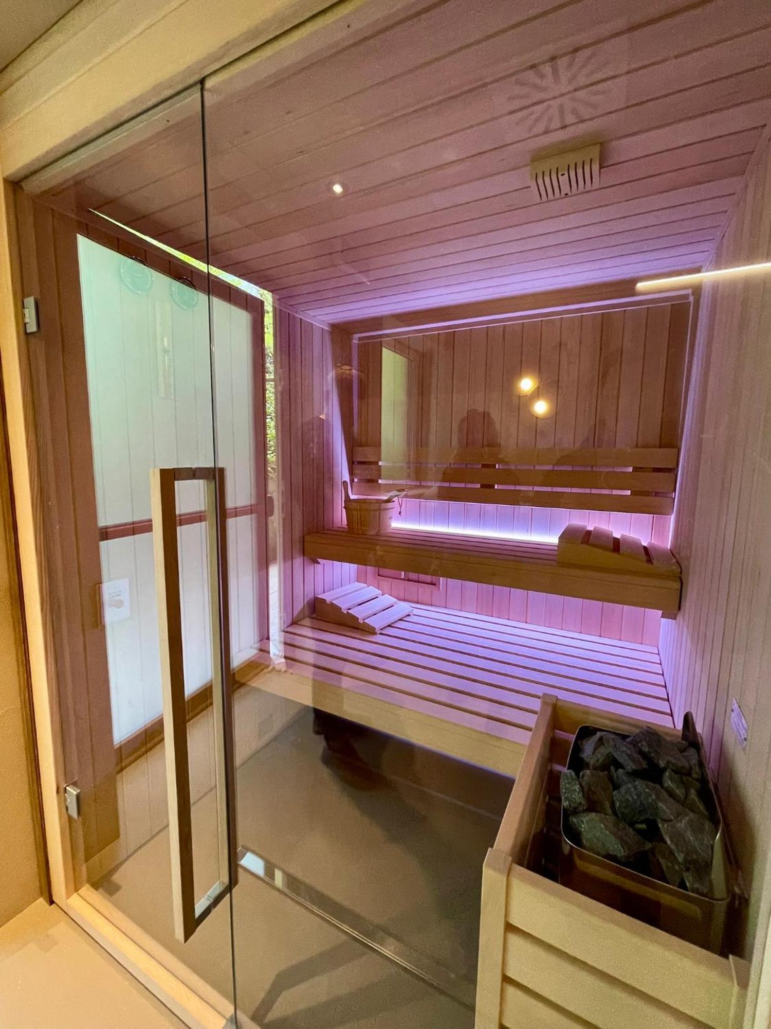 Vital Hotel Flora 코마노테르메 외부 사진