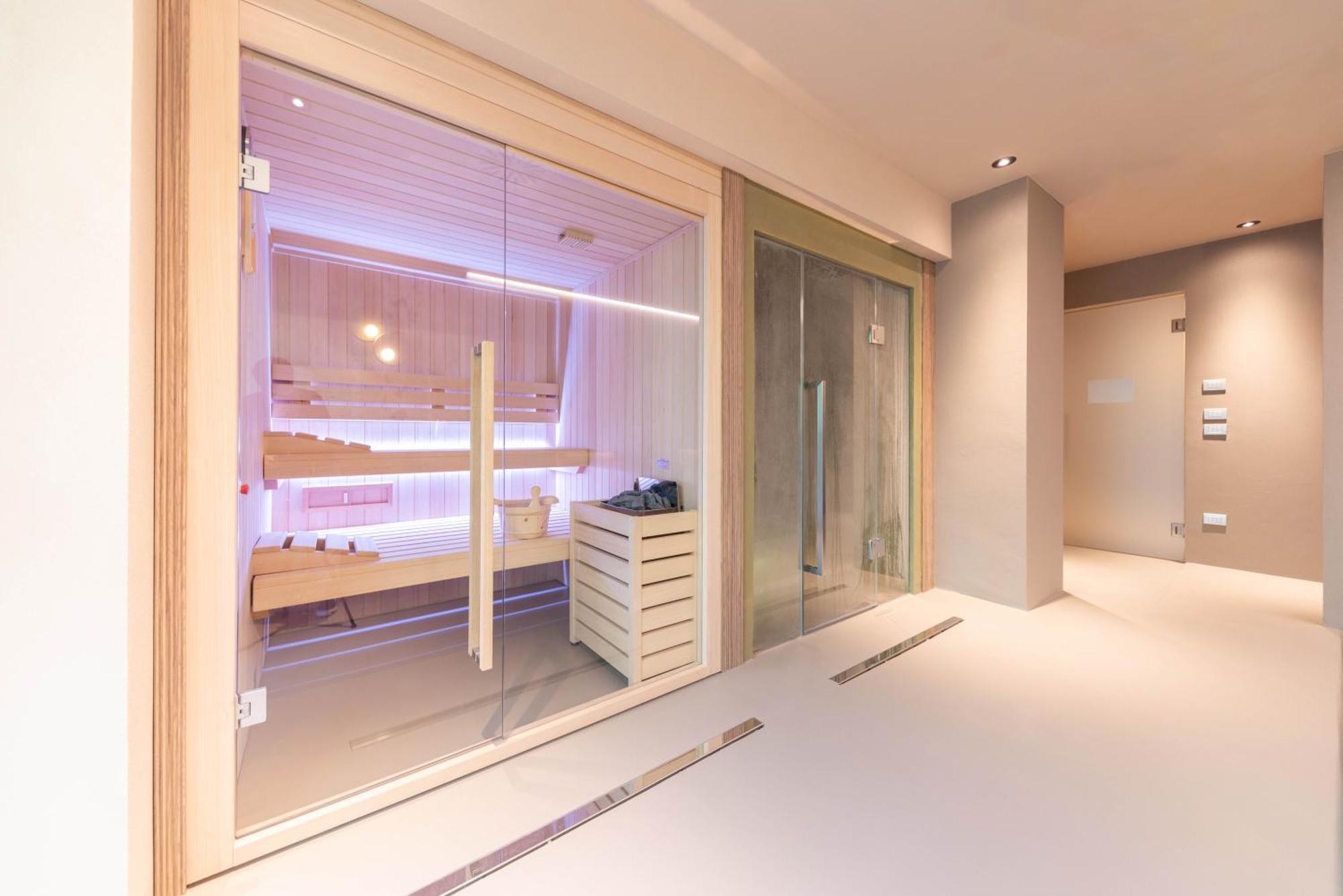 Vital Hotel Flora 코마노테르메 외부 사진