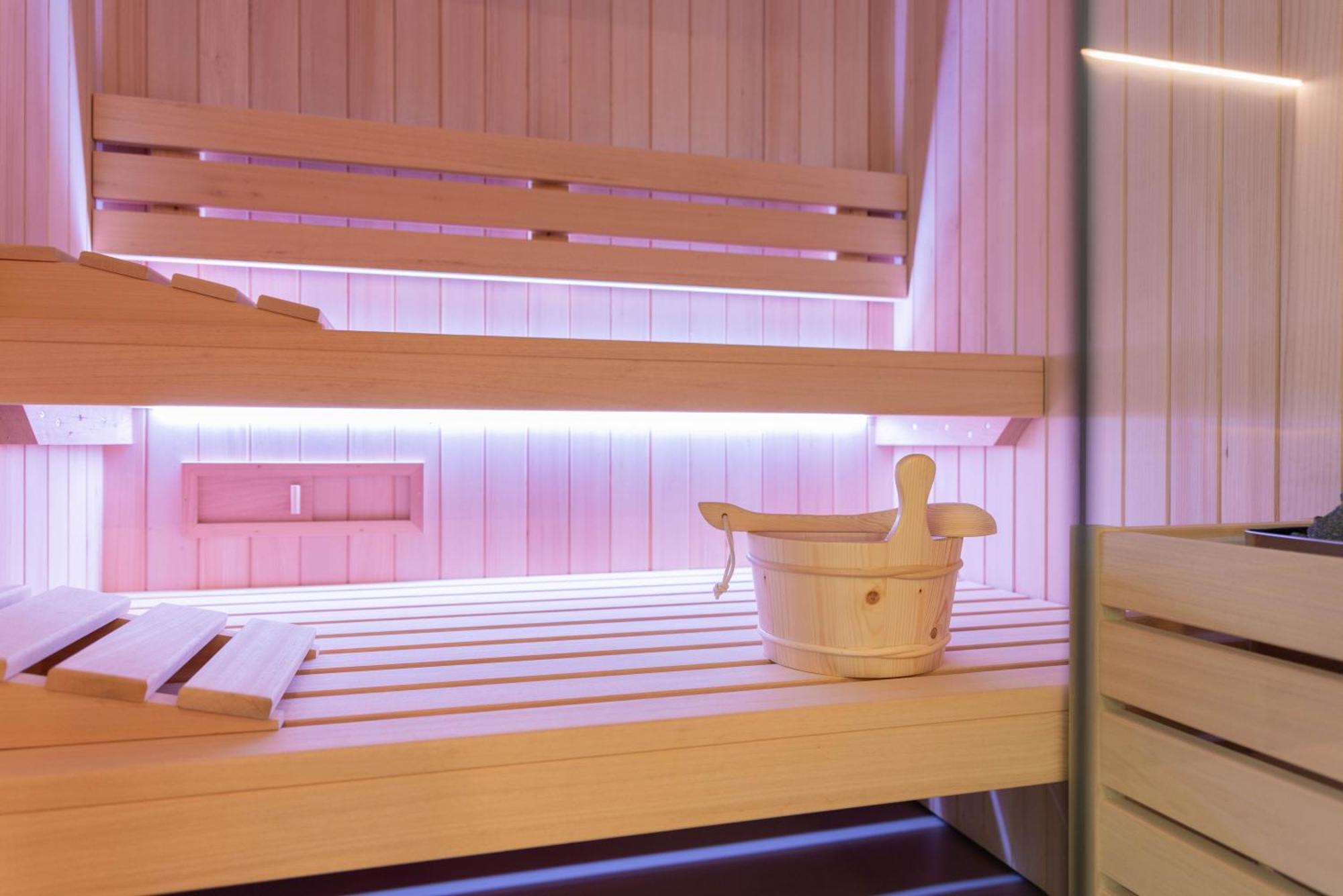 Vital Hotel Flora 코마노테르메 외부 사진